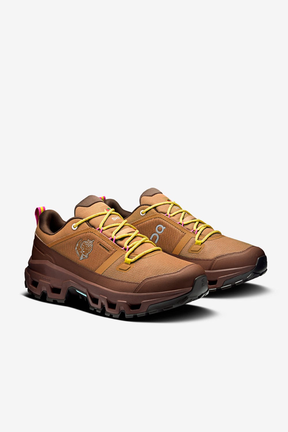 ON Cloudrock Low WP SHF (Sphinx/Chestnut)