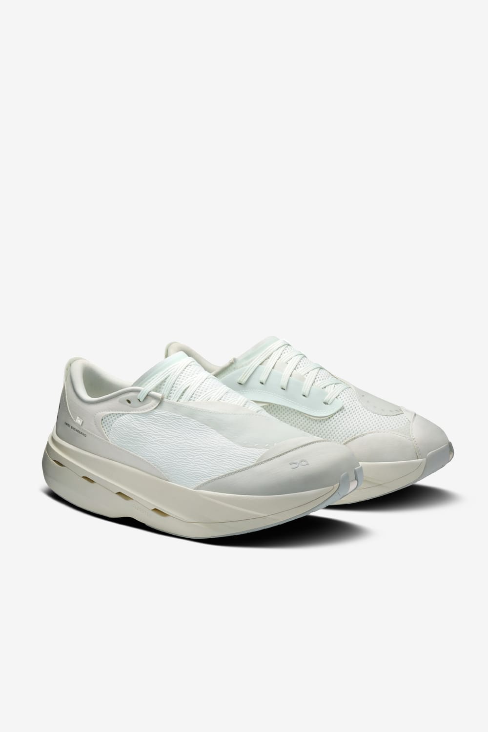 ON Cloudboom Volt PAF (White/Gale)