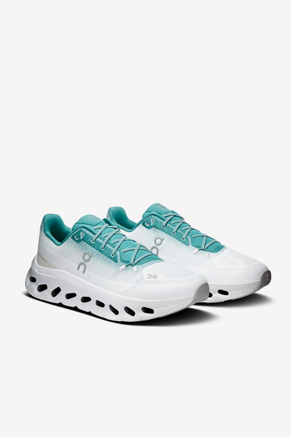 On Cloudtilt (Tide/White)